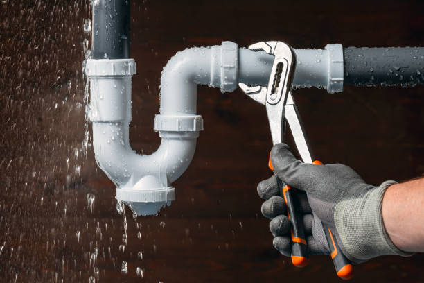 Professional Gas Line Repair technician working in Wood River, IL